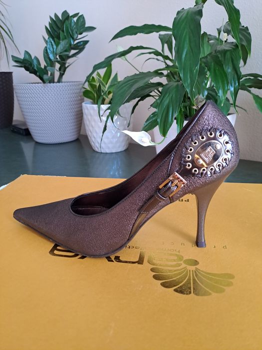 Pantofi eleganți Vicari noi