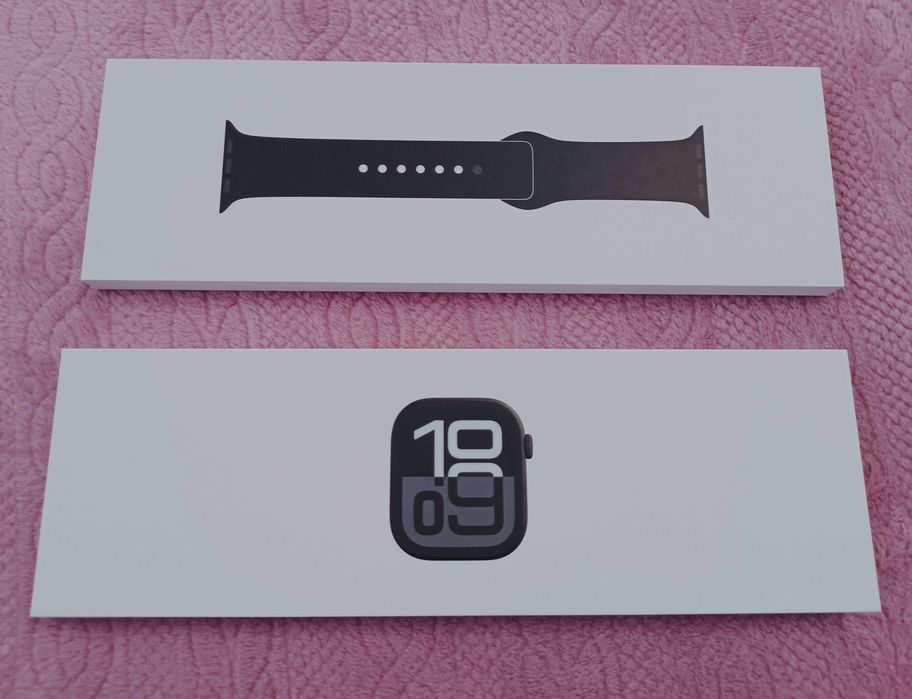 Нов смарт часовник Apple Watch Series 10, размер S/M.