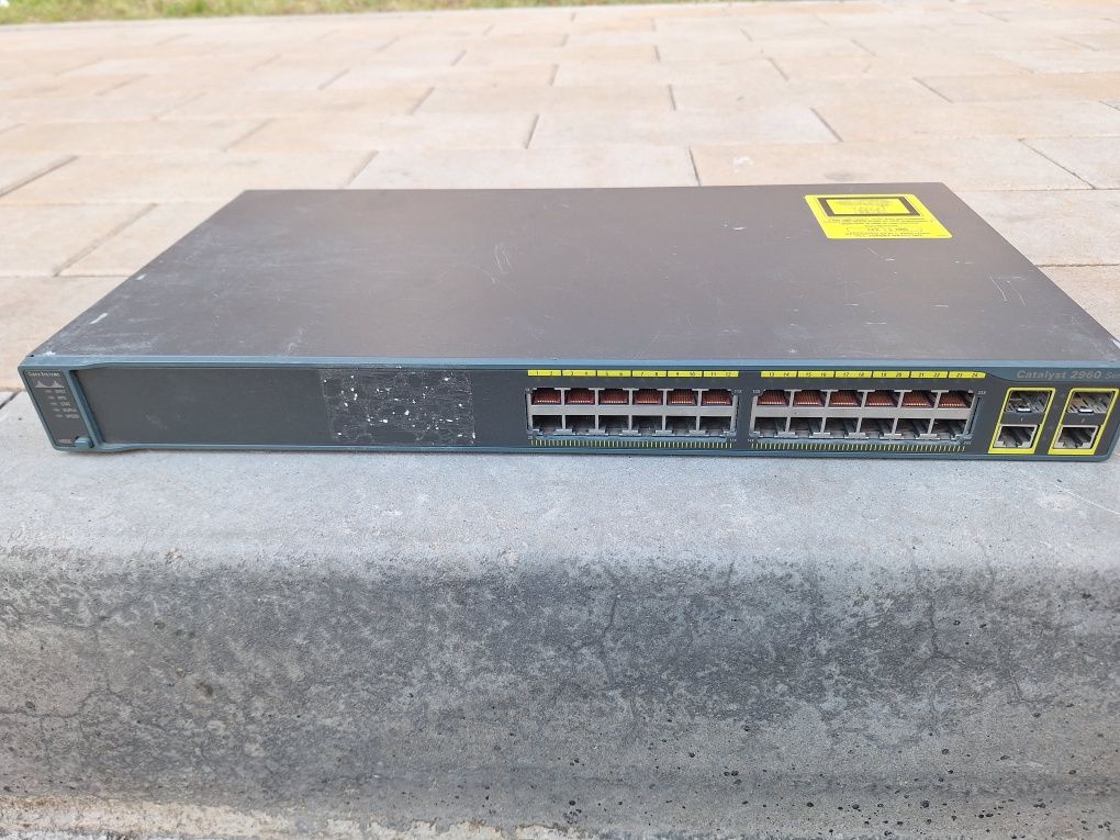 Коммутатор cisco 2960-24  порта