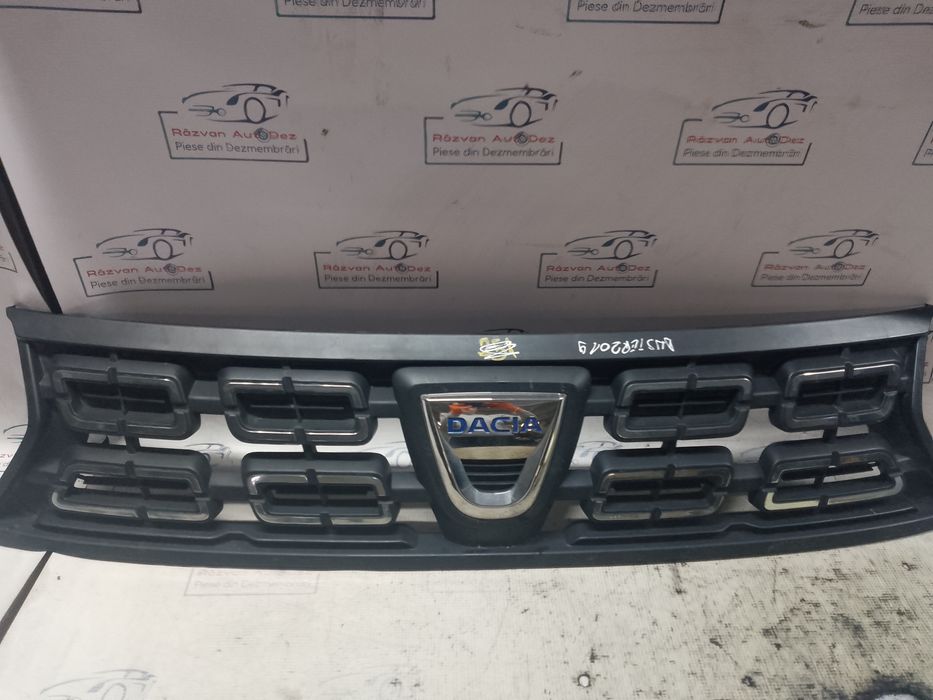 grila bara fata dacia duster 2019