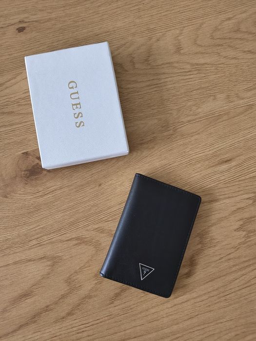 Картхолдър guess