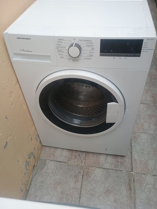 Mașină de spălat Indesit afișaj model impecabil