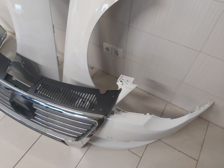 Pachet Bara+Aripa Fata+Grila Dreapta&Stanga VW Passat B6 05-11 (LB9A)