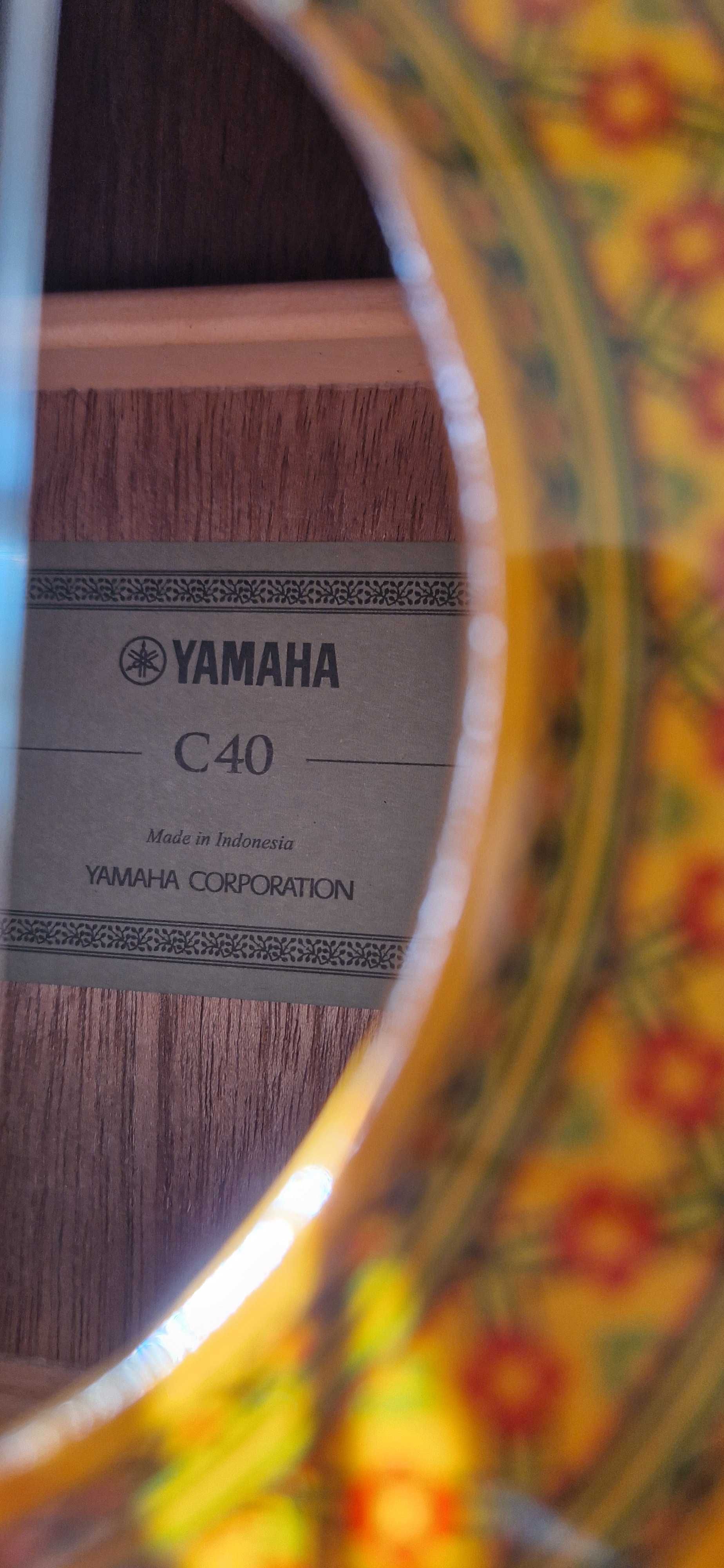 Класическа китара Yamaha C40