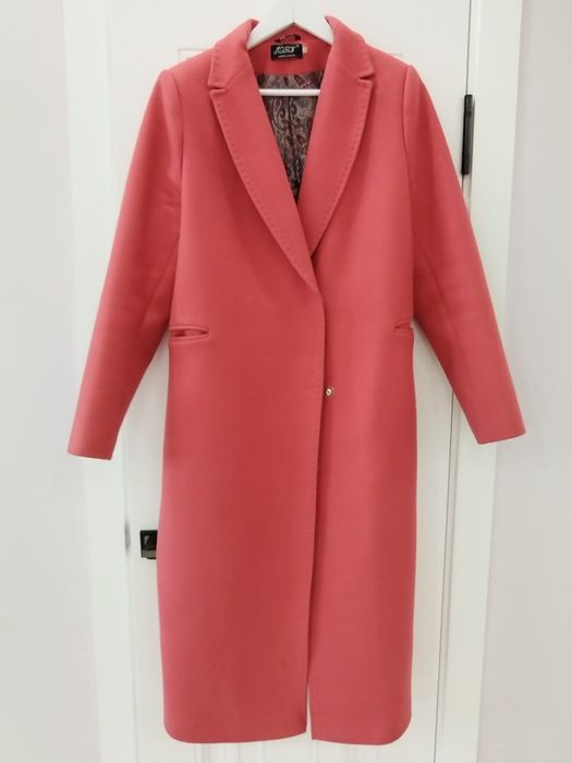 Пальто продам в отличном состоянии