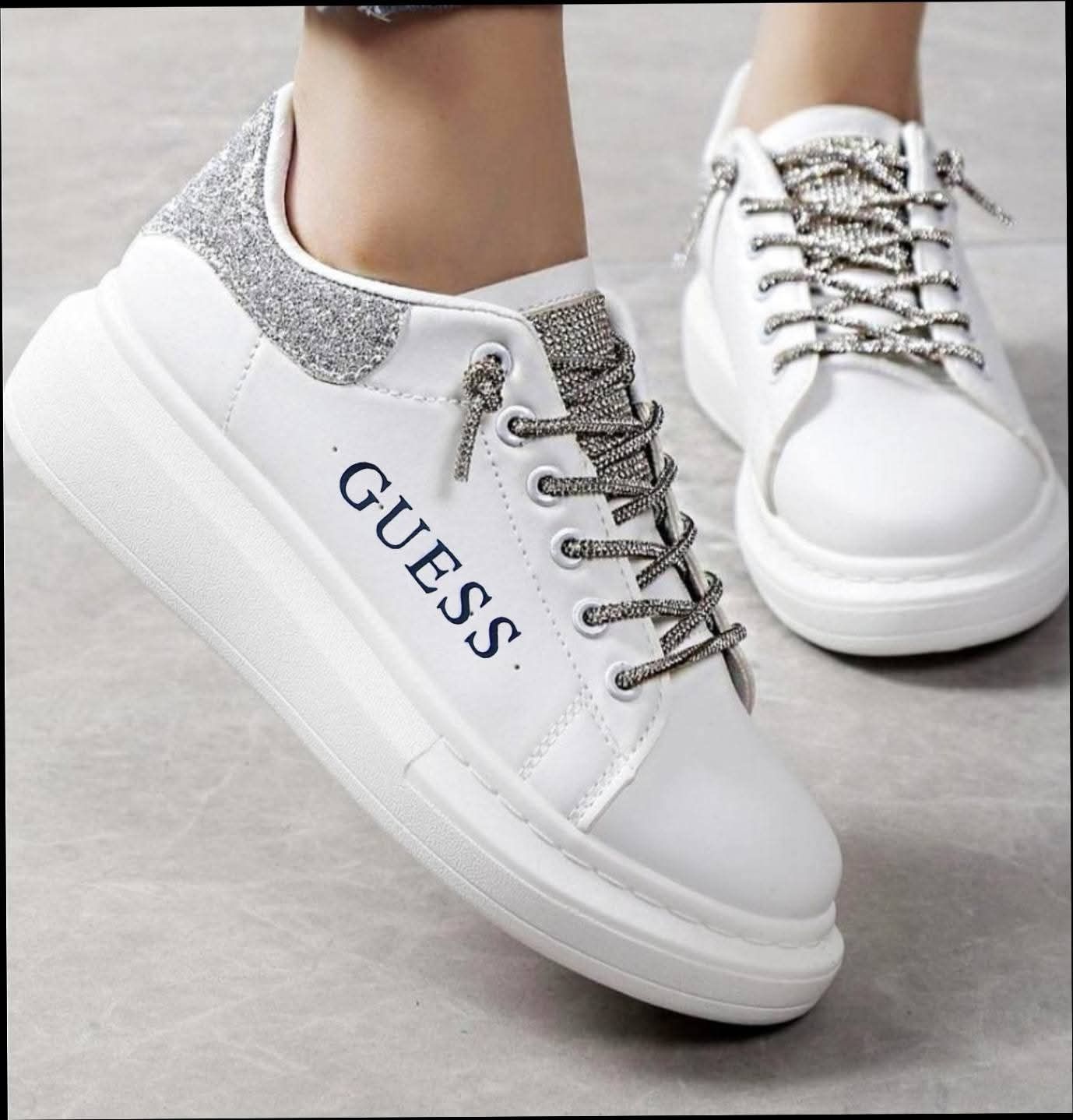 Guess  кецове топ модел