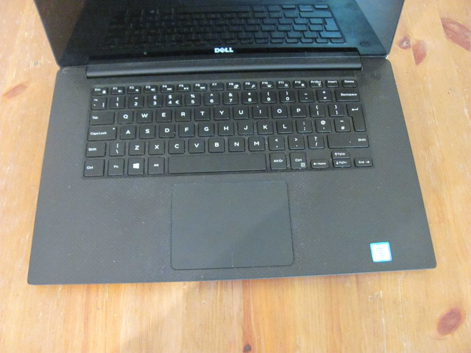 Лаптоп Dell Precision 5520, i7, 32GB RAM, 1TB SSD