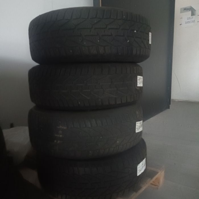 Jante de aliaj Passat B6 echipate cu cauciucuri de iarnă 205 55 R16