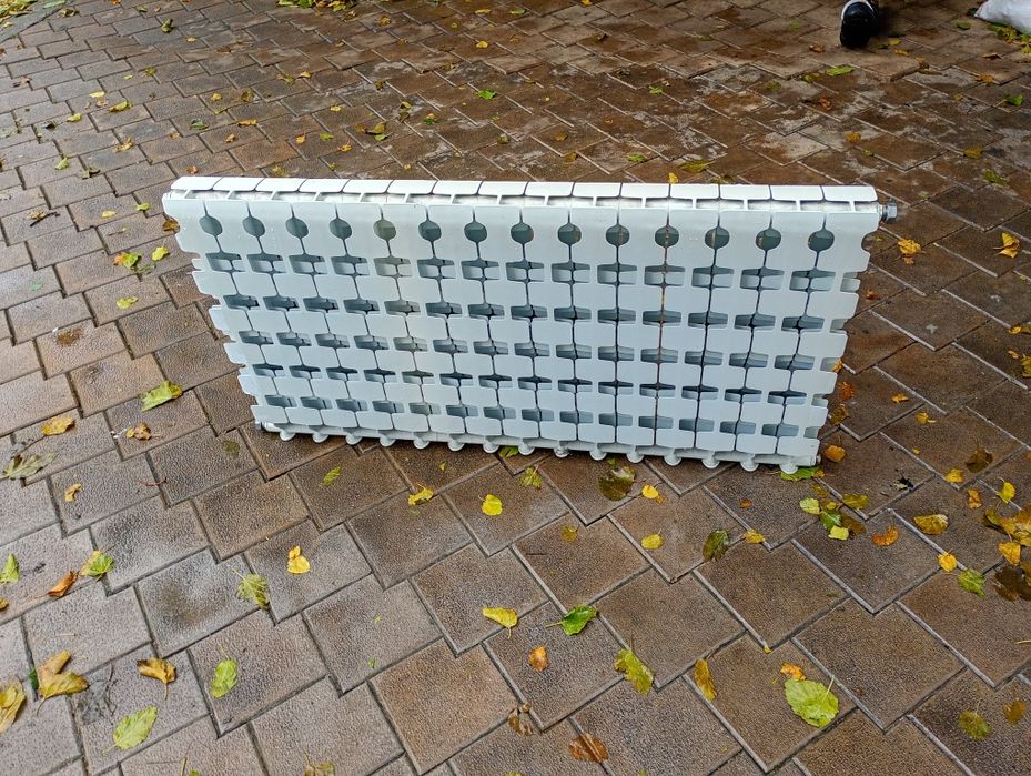 Vând calorifer aluminiu lungime 1200**×65