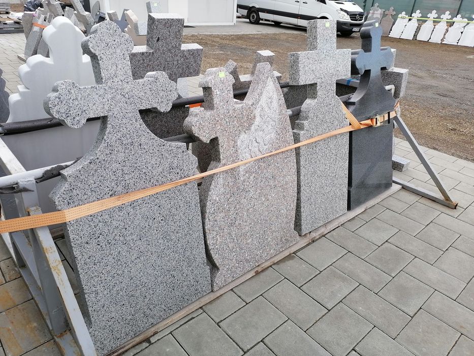 Monumente Cruci / Lucrări funerare