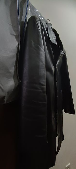 Кожаный плащ черный идеальный цвет