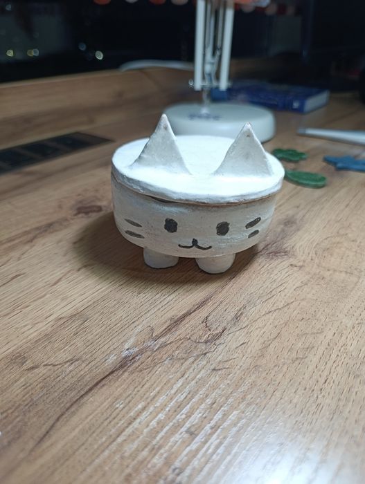 Шкатулка котик из глины.