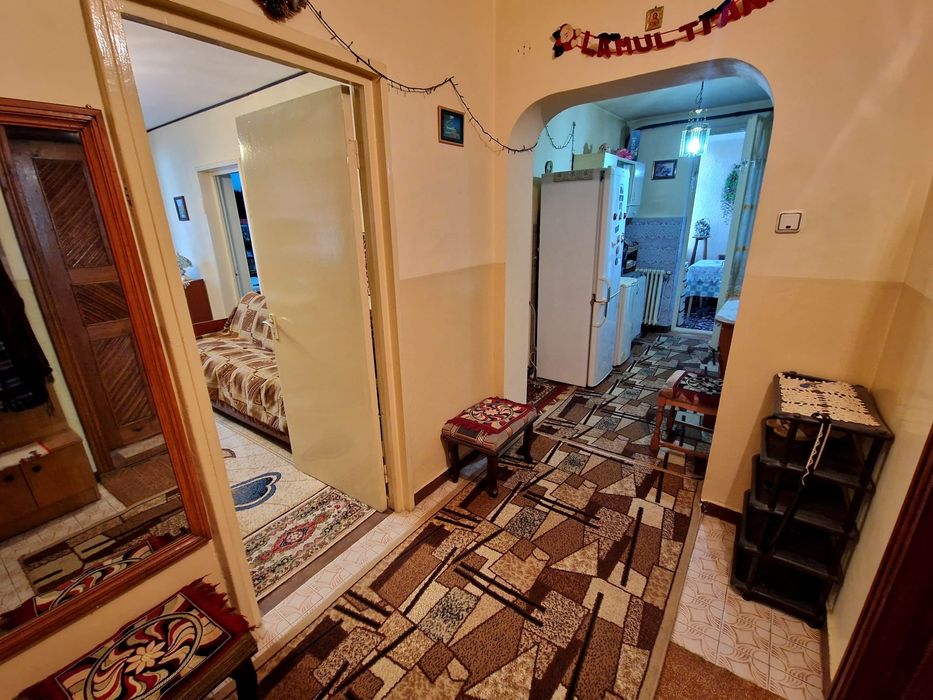 Apartament (2 camere) de vanzare!