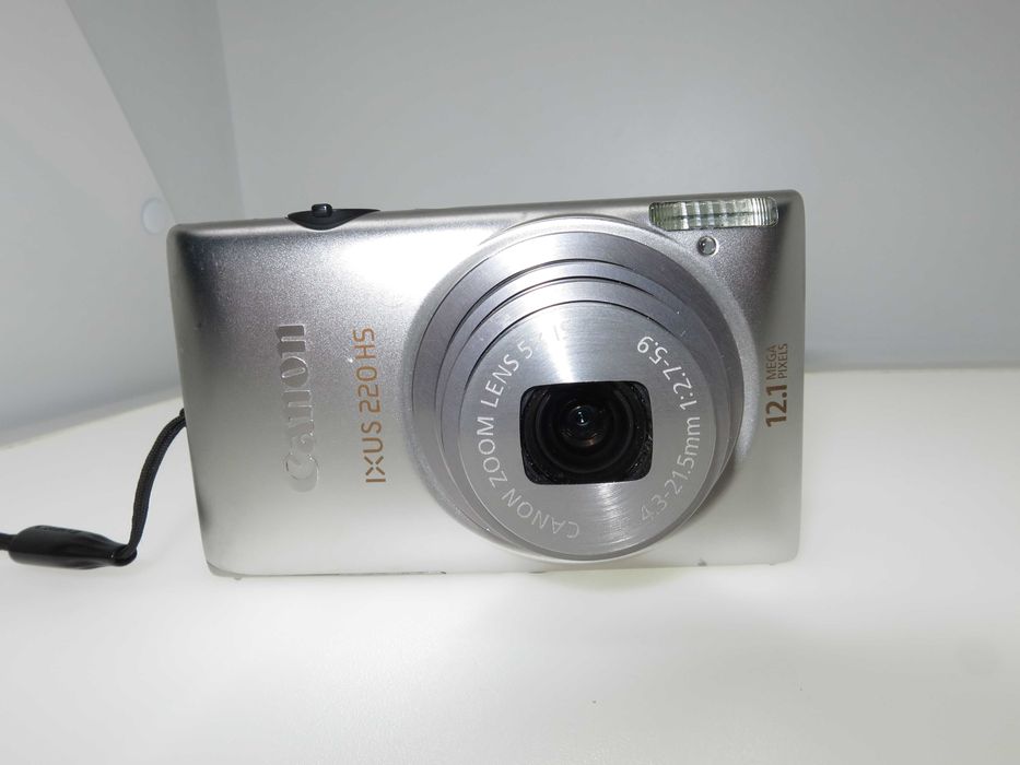 Canon IXUS 220 HS стилен качествен ултра компактен фотоапарат FULL-HD