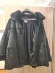 Haina blana iepure neagra