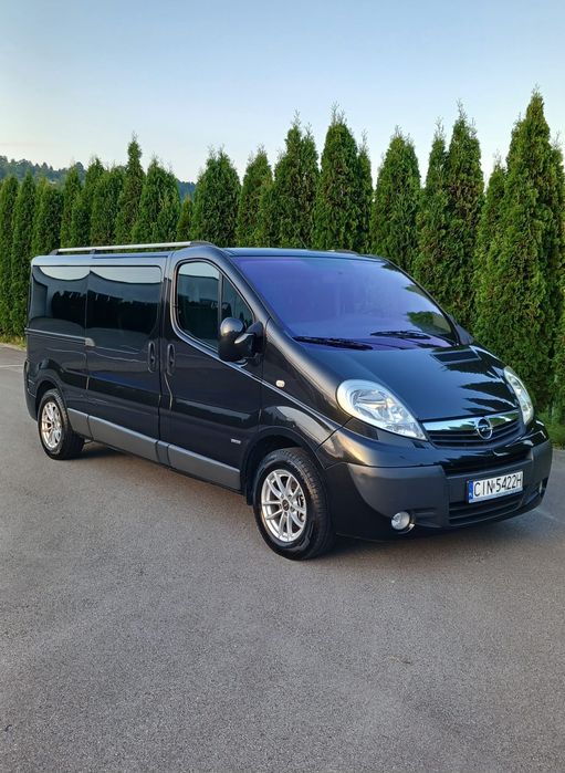 8+1 locuri.AC pasageri.(Renault Trafic).numere valabile 23.06.2026