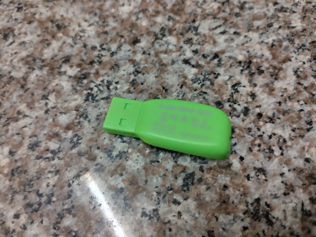 USB флашка външна памет 16 ГБ
