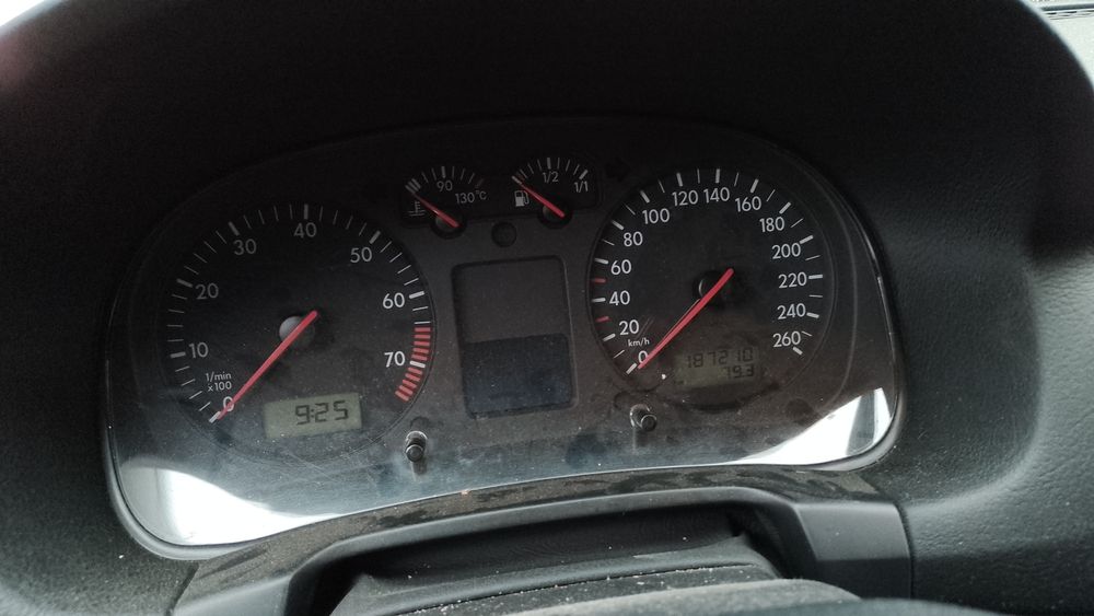 Vând vw golf 4 , motor 1.6 benzină