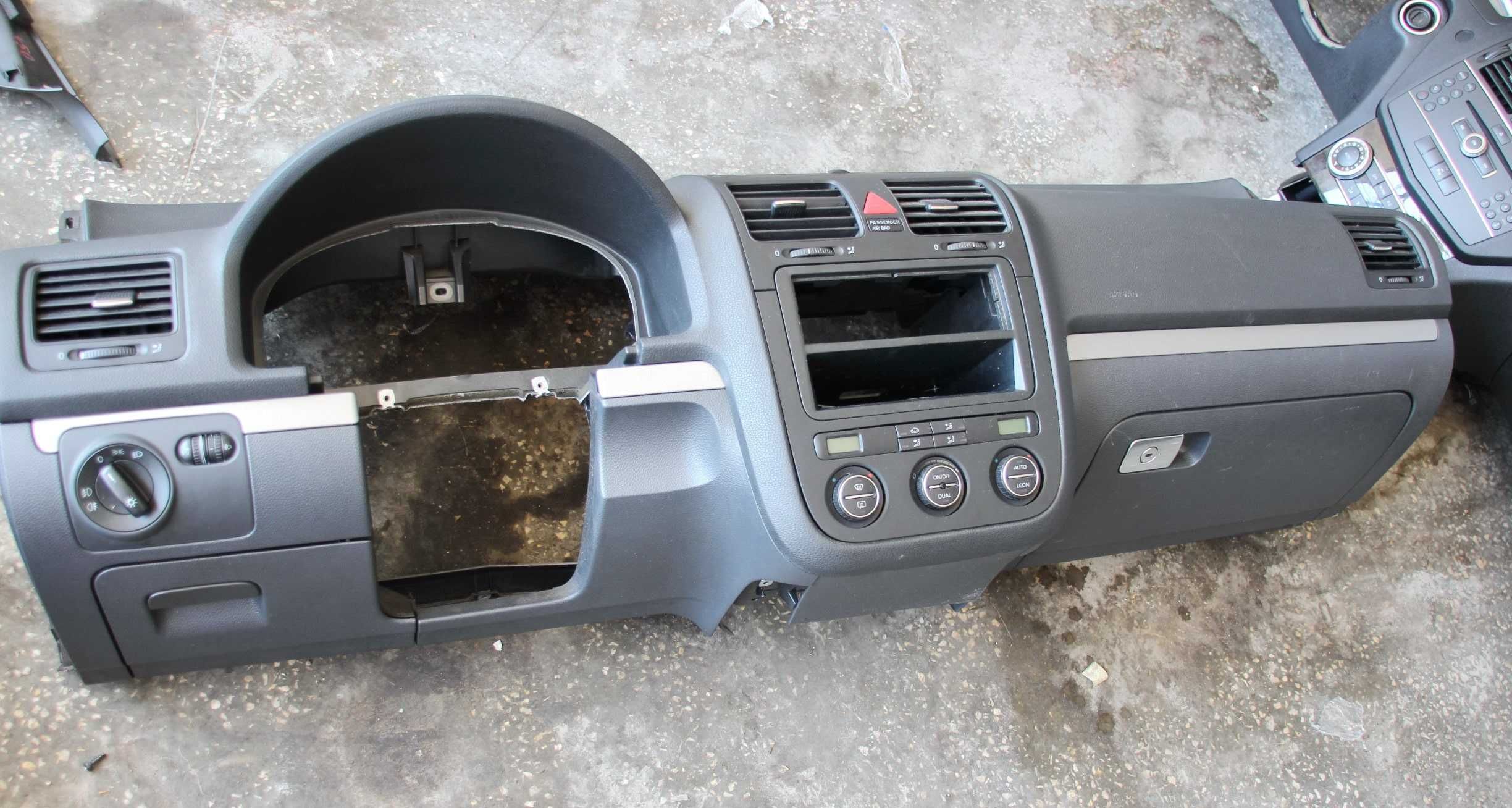 Табло за Фолксваген Голф 2006 г. Volkswagen Golf 5