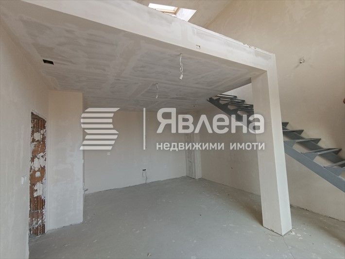 Мезонет с четири стаи, морска панорама и Акт 16