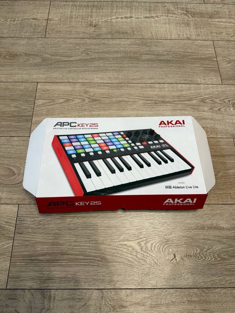 Миди клавиатура, Akai mini