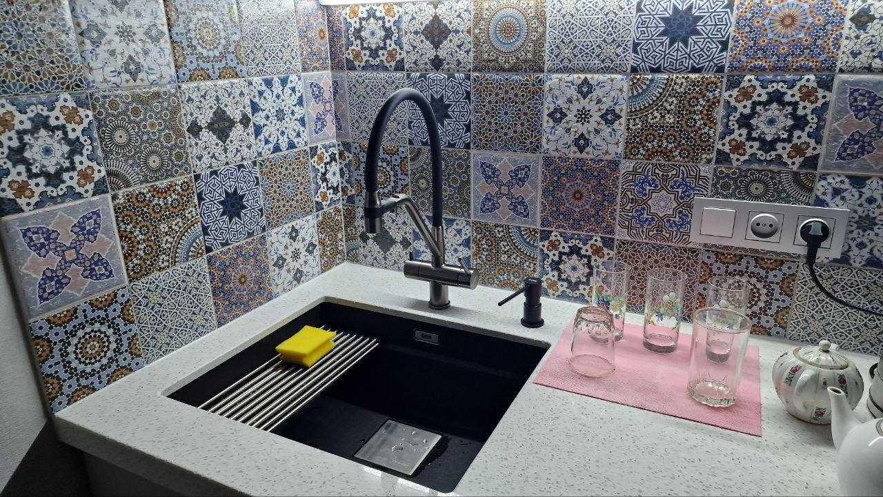 Высокопотолочка,2/3/4,Шота руставели ул,Ор-р: Цветочный базар,43м2