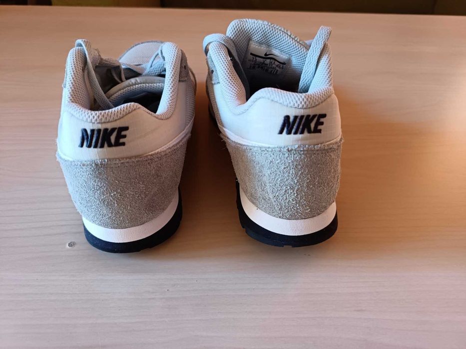 Дамски маратонки Nike