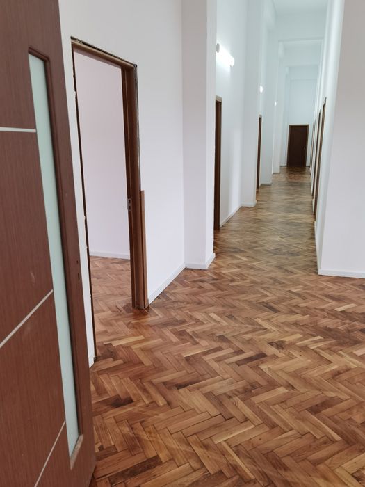 Inchiriez birouri ultracentral pentru sediu firma, cabinete, Moinesti