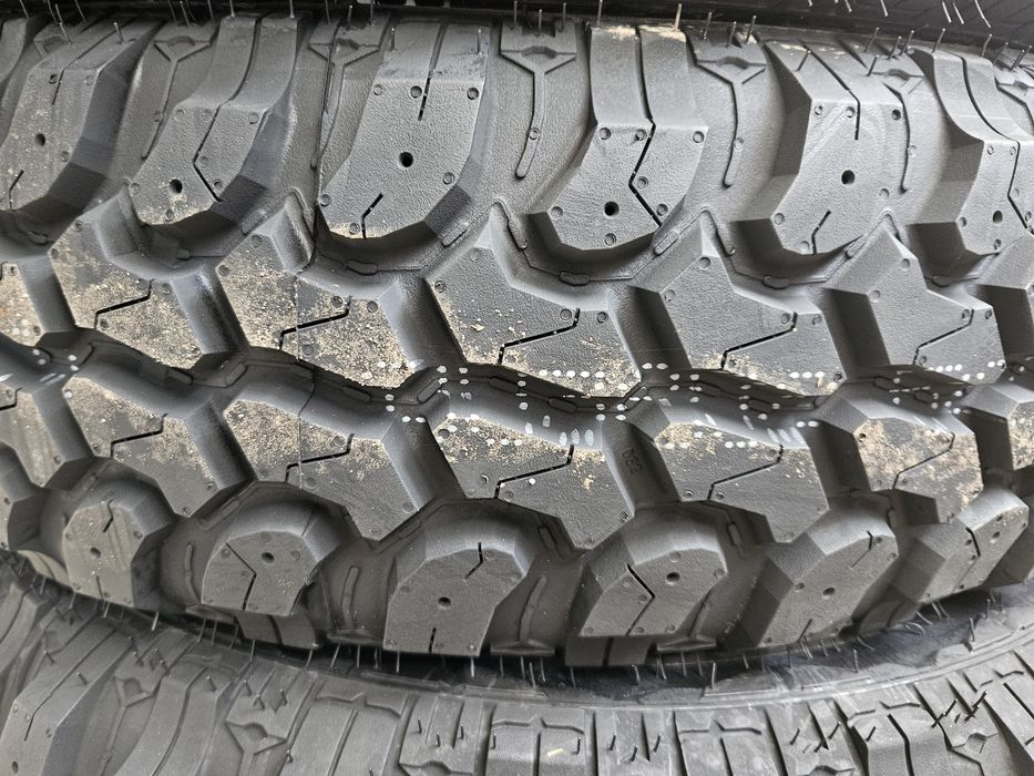 205/70R15C M/T DOT2025