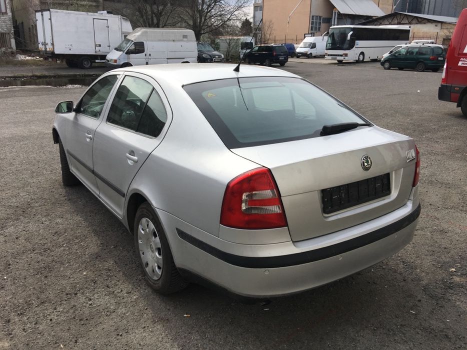 Skoda Octavia II - Шкода Октавия 2 - 1.6MPi 102к.с. На Части!