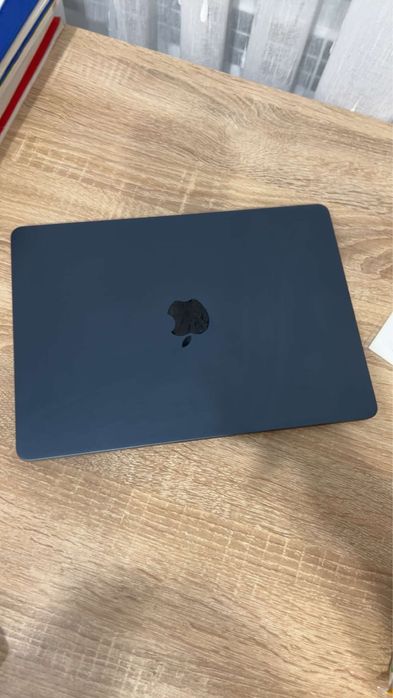 Macbook  air 13 m3 2024 8 gb ram