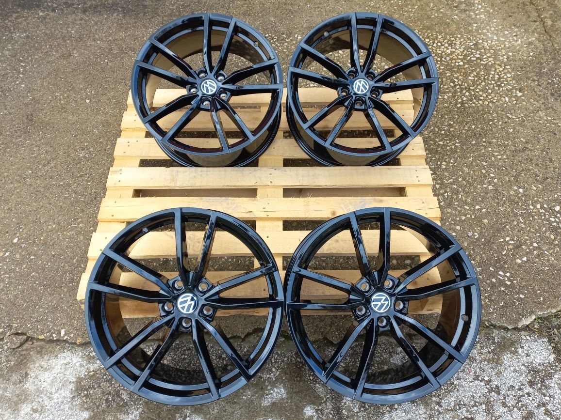 19 Vw Protera 5x112 Golf Passat Jetta  8.5j et44 Piano Black Seat Škod