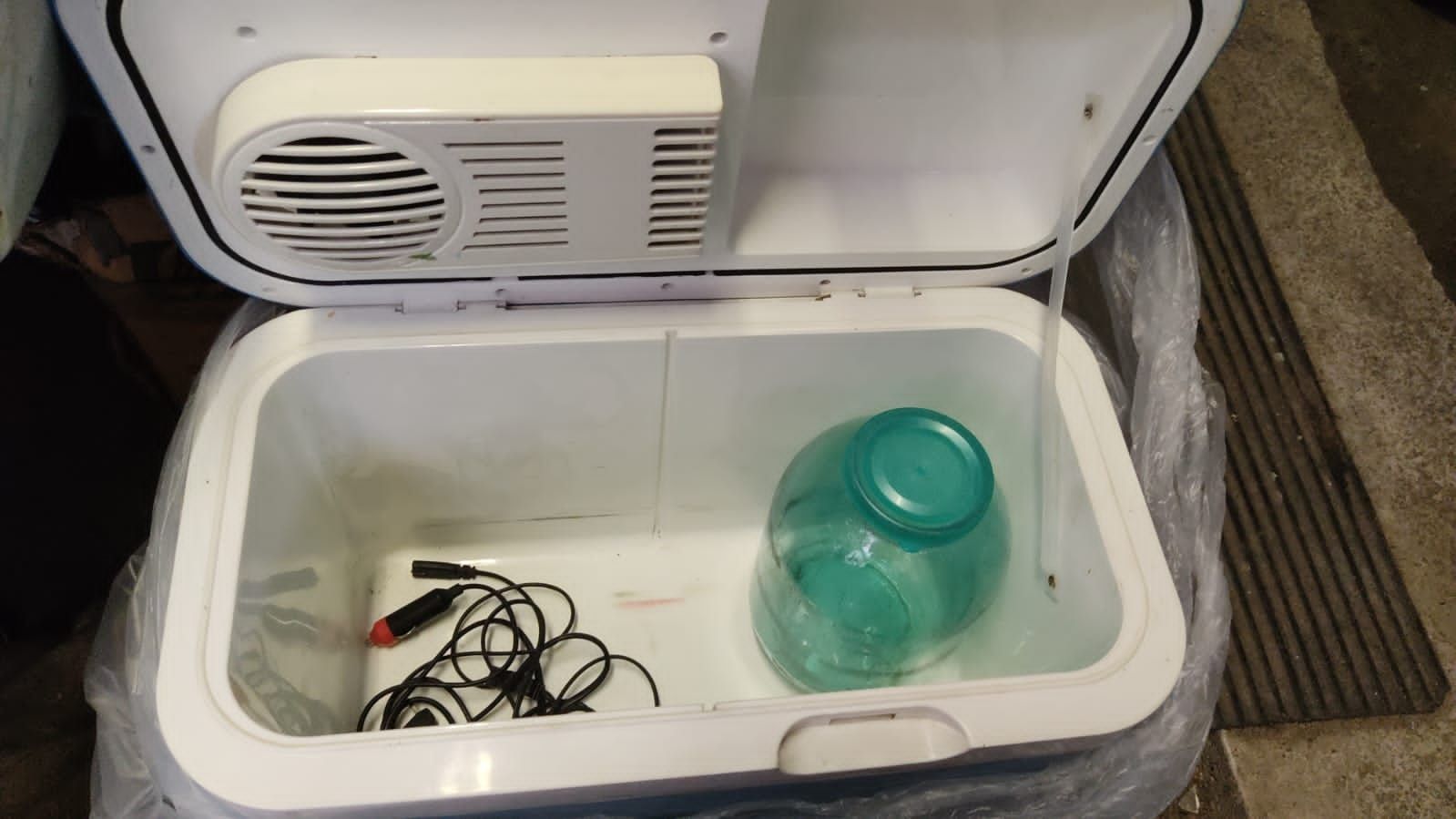 Автомобильный холодильник 12v и 220в Термобокс.  Не морозит. Держит хо