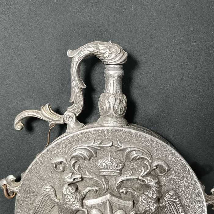 Plosca pulbere, blazon regal Fleur de Lis, colectie, vintage