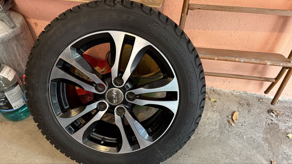 Продам комплект зимних колес