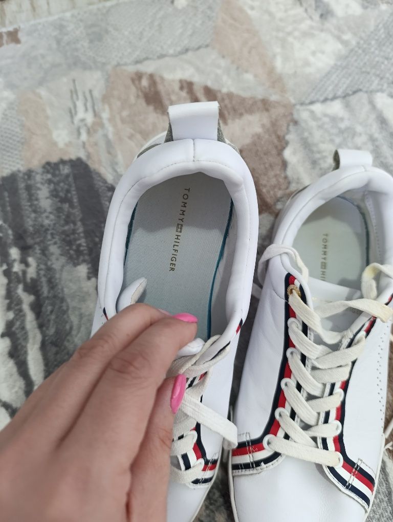 Tommy Hilfiger,Puma 39