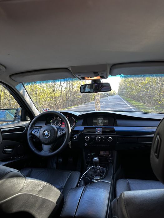 BMW e60 520d/ Facelift/ Pachet M/ Piele/ Bi-Xenon/ Navi/ 177cp