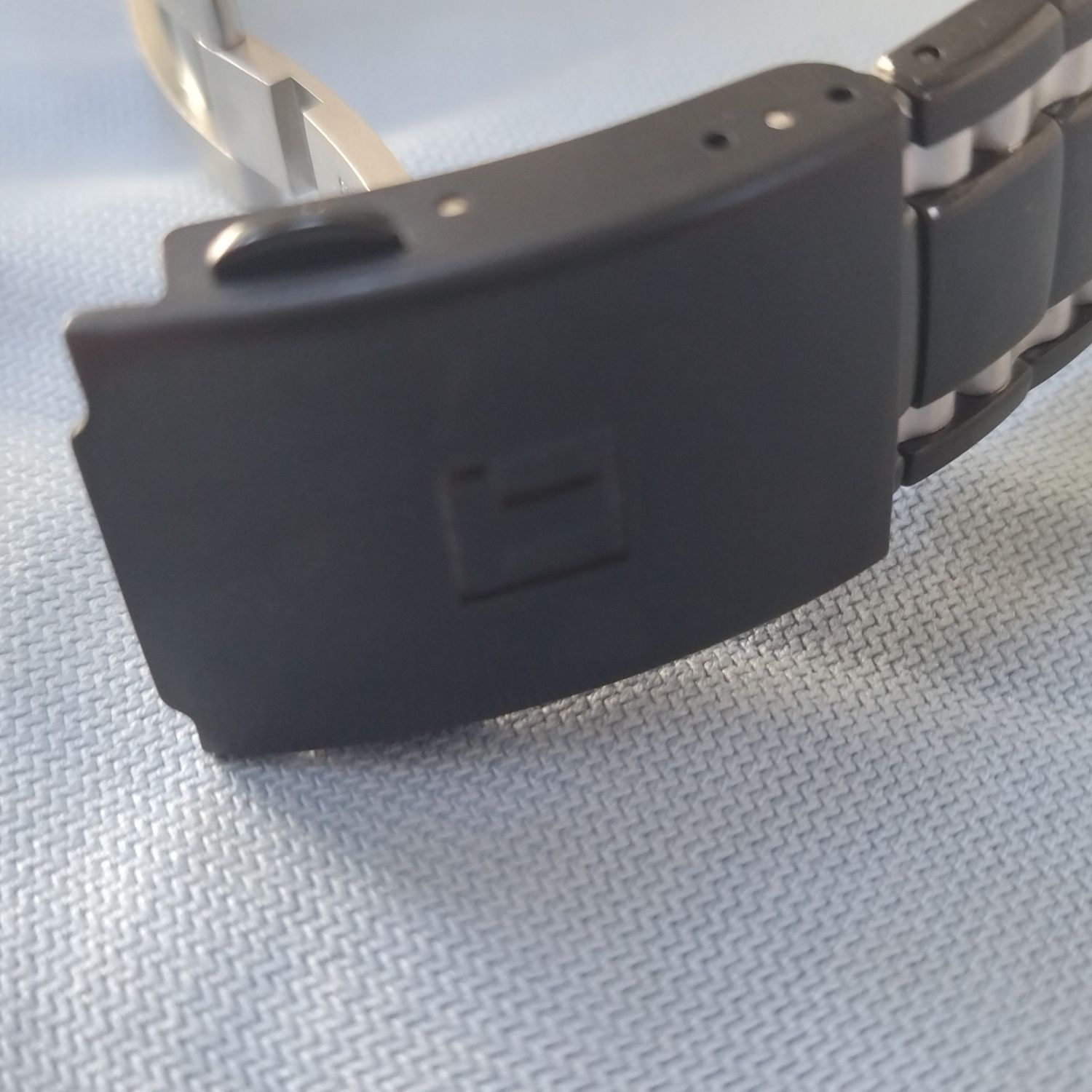 TISSOT T-Race нов