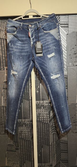 Vând blugi dsquared 2