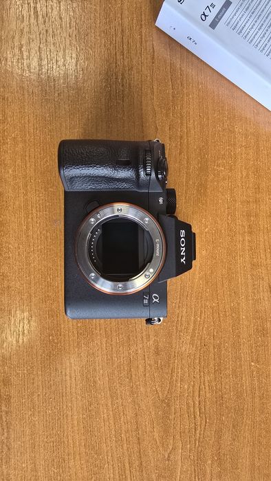 Vând Sony A7 III, achiziționat în 2024