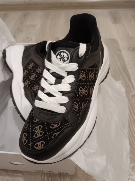 Дамски сникърси GUESS