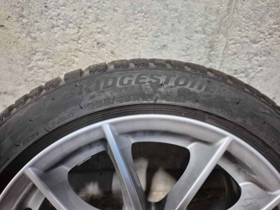 Джанти за BMW F20 F21 225/45/17 със зимни гуми Bridgestone на 4000 км