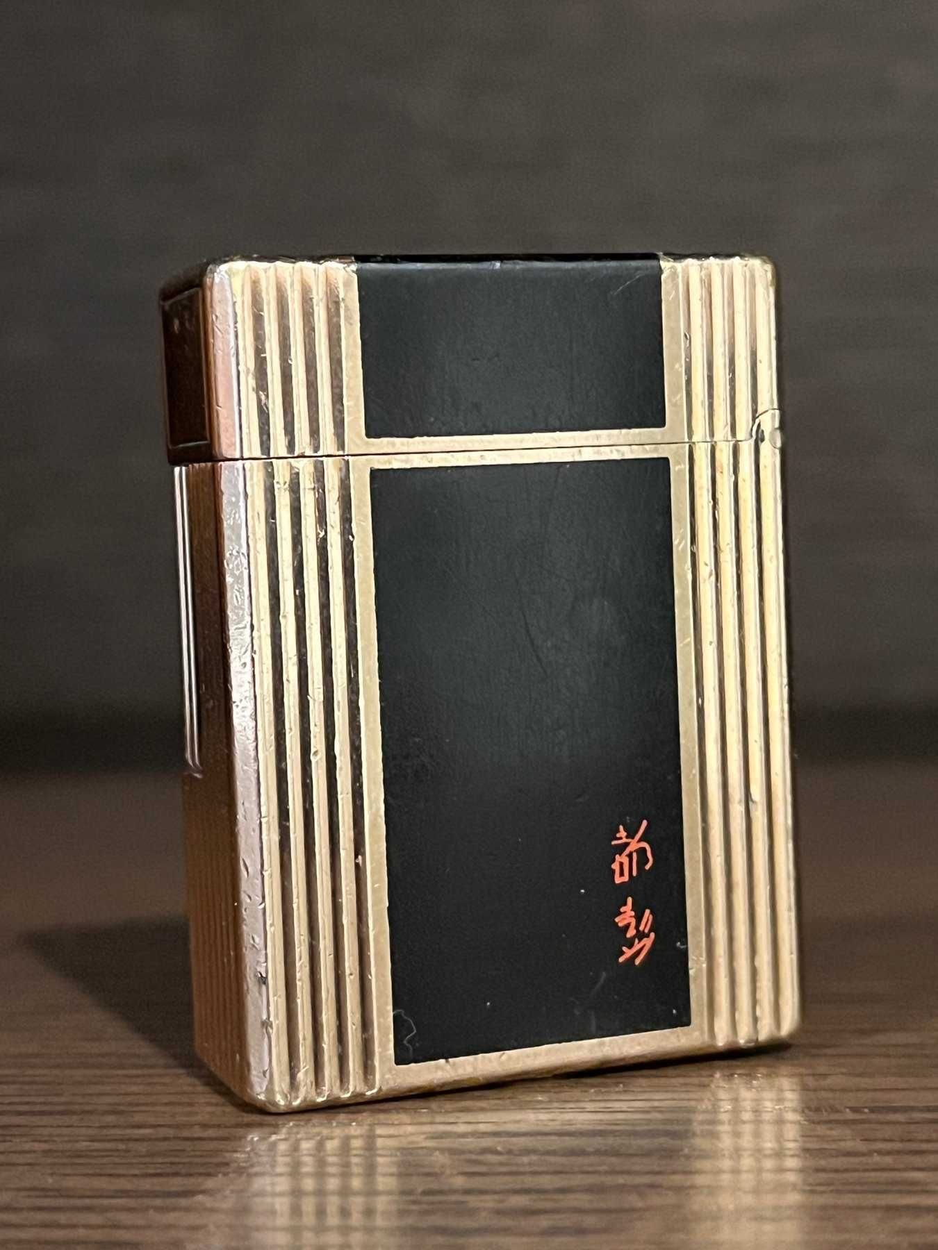 ST Dupont - Джобна запалка - Позлатена, модел китайски лак