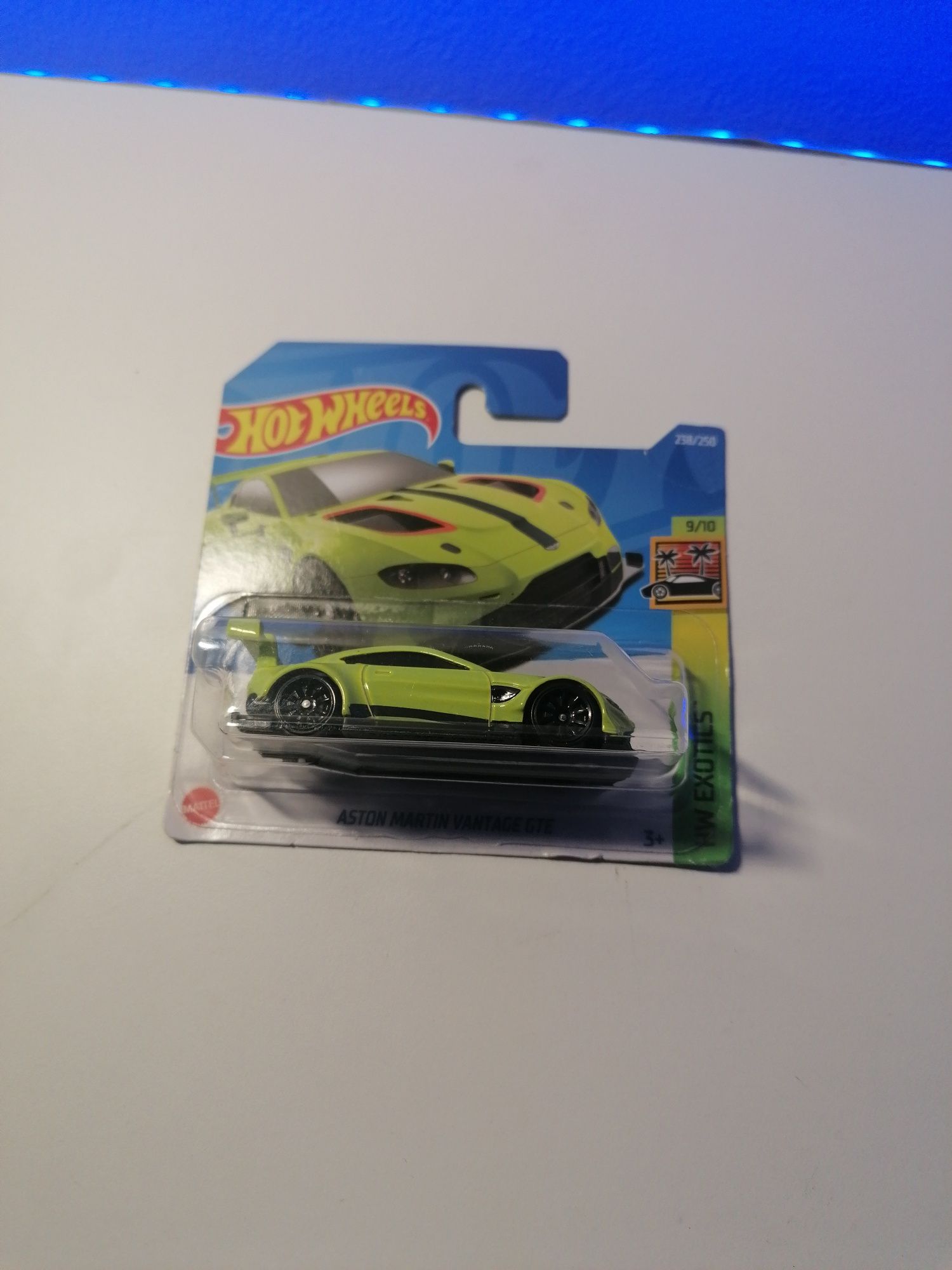 Vand masinuta hotwheels Aston Martin Vantage GTE