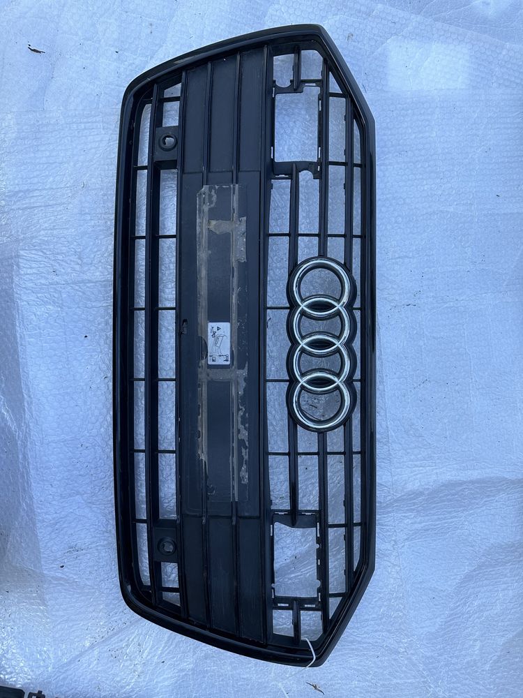 Grilă radiator audi a6.c8.4k.cod:4k0853651.c.