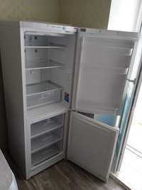 Продам бу холодильник Индезит