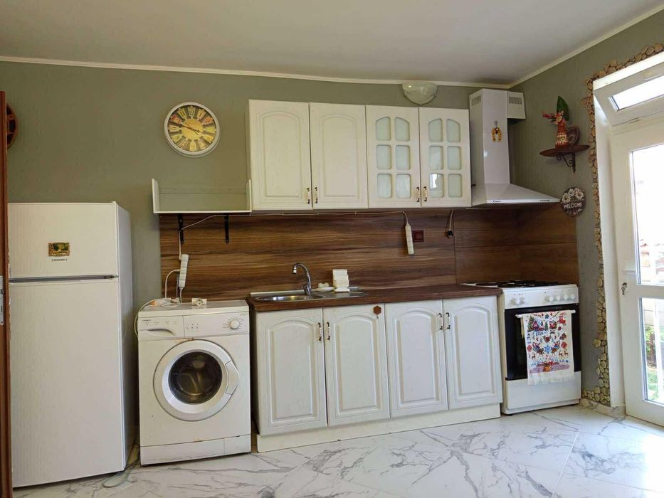 Дава се под наем Етаж от къща в Варна, Аспарухово - 60 кв.м за 306 € - Снимка #3