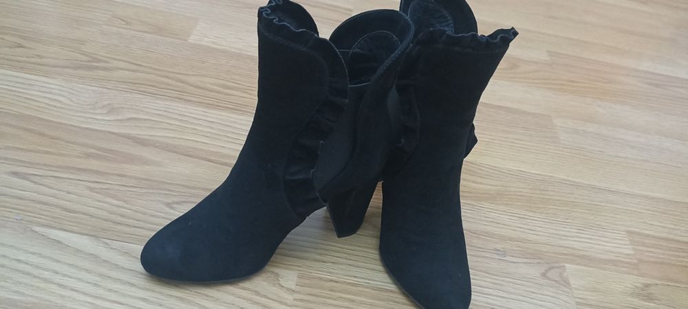 Vând Botine Muzette!