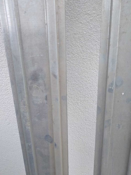 Vand 77 sipci zincate convenabil