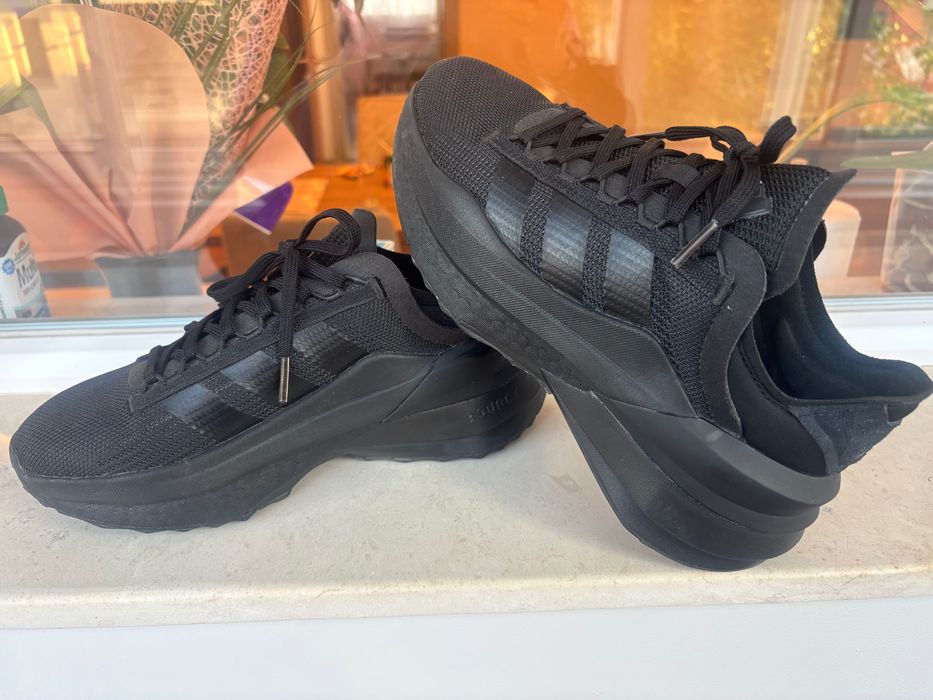Маратонки Adidas avryn